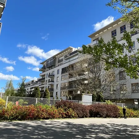 Airport Hubertus Apartamento *