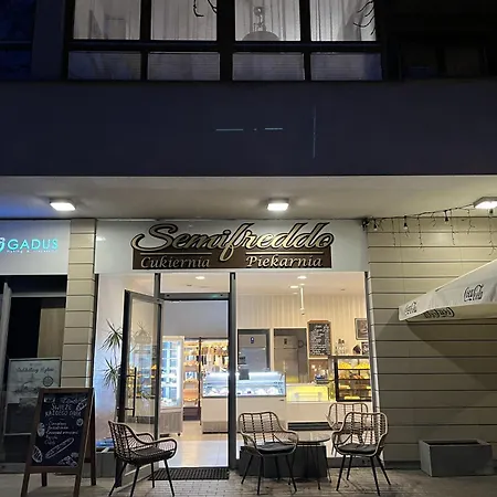 Airport Hubertus Apartamento